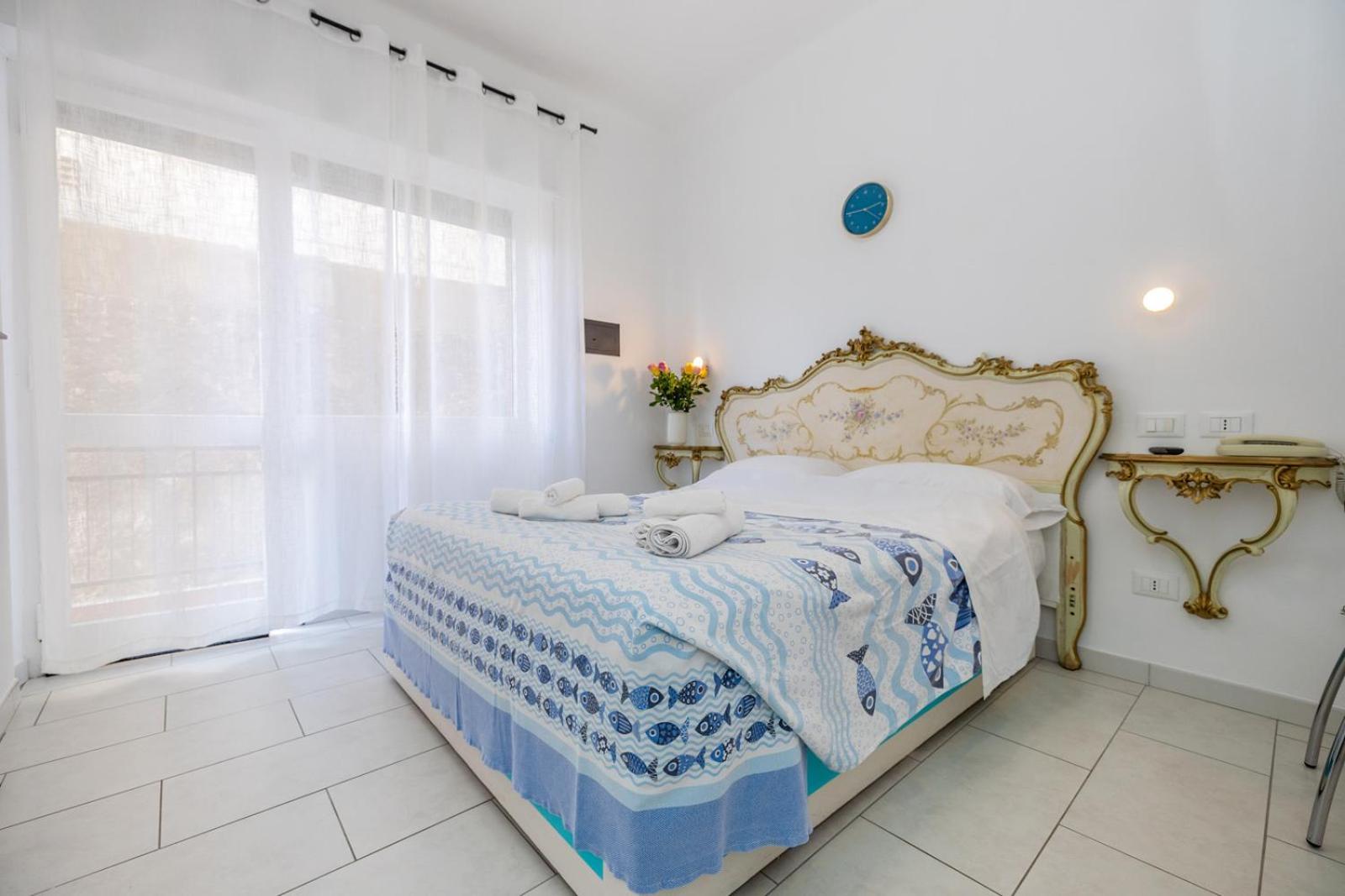 B&B Oasi Finale Ligure Buitenkant foto