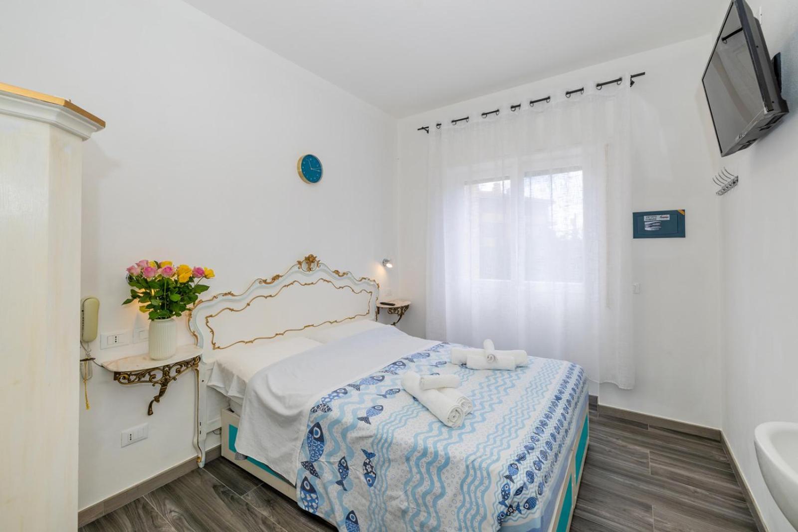 B&B Oasi Finale Ligure Buitenkant foto