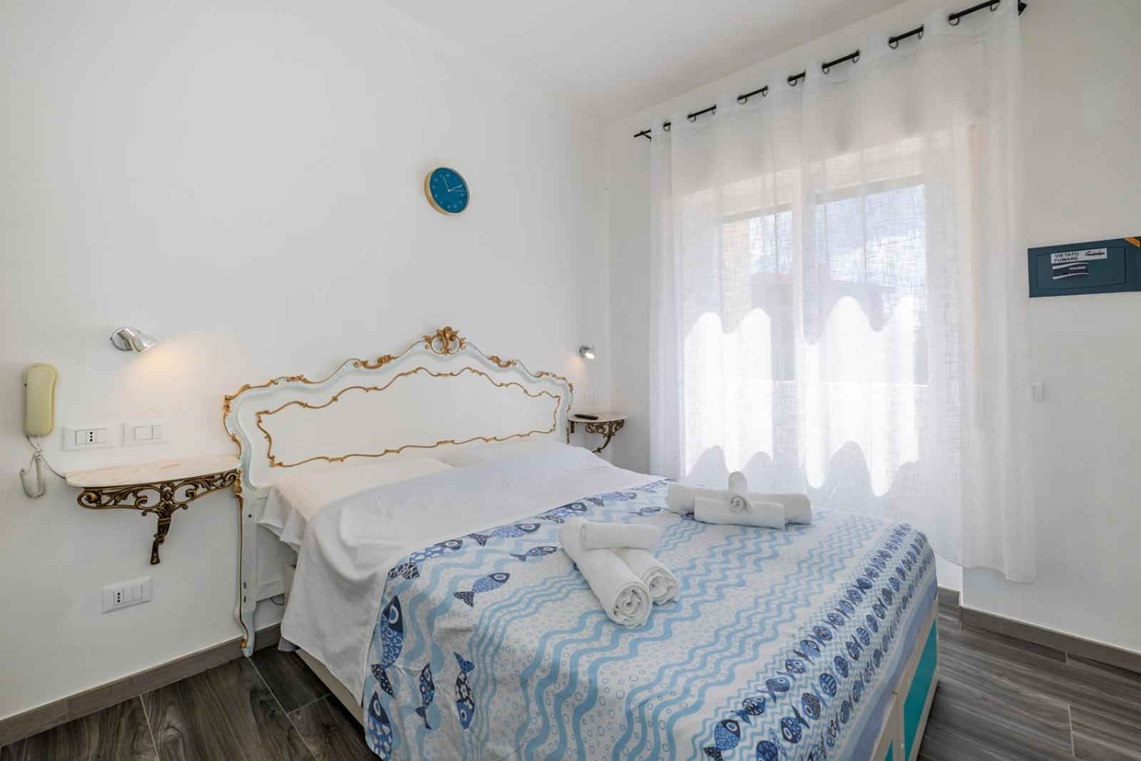 B&B Oasi Finale Ligure Buitenkant foto